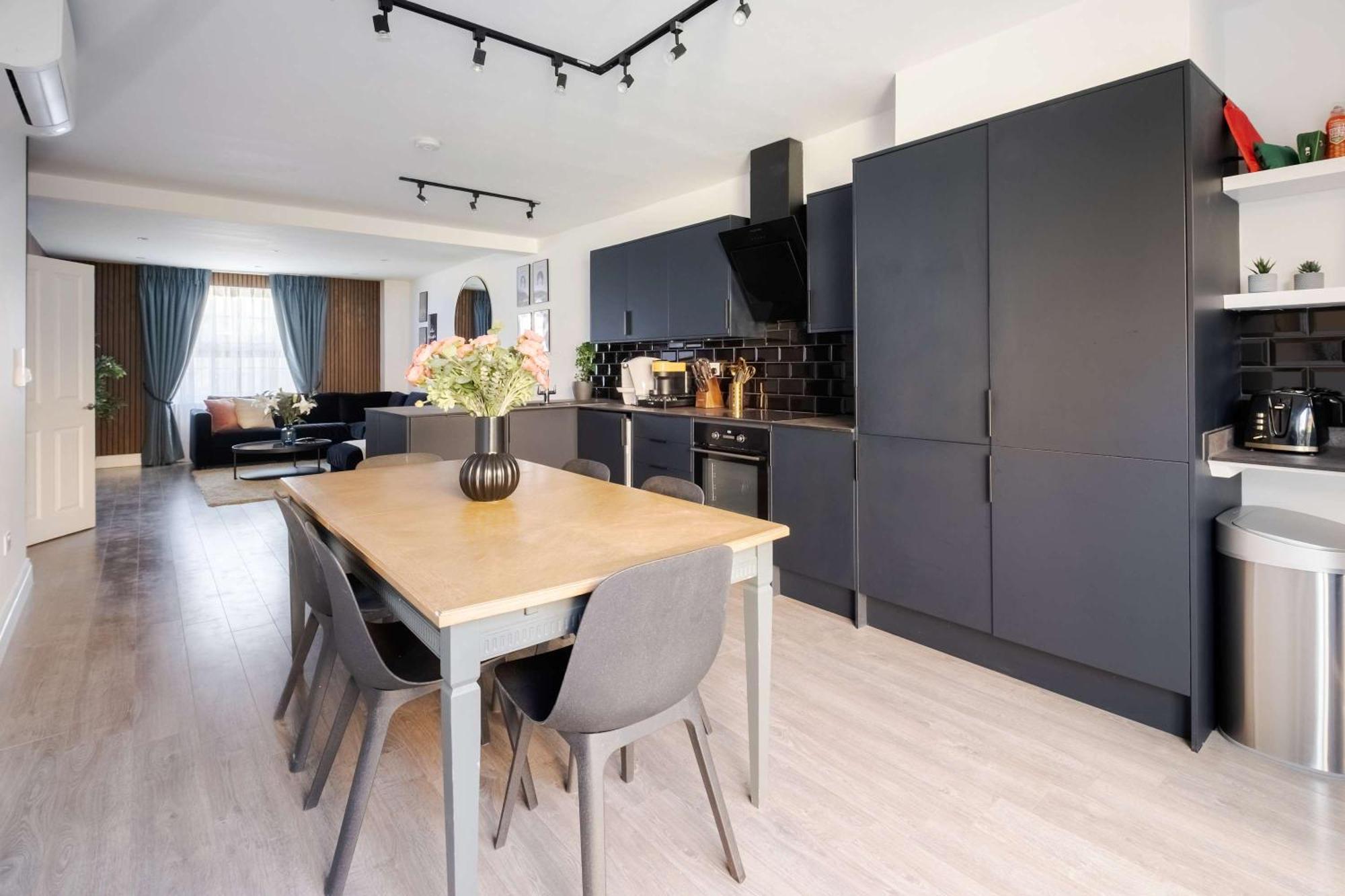 Luxury 4 Bedroom In Appartamento