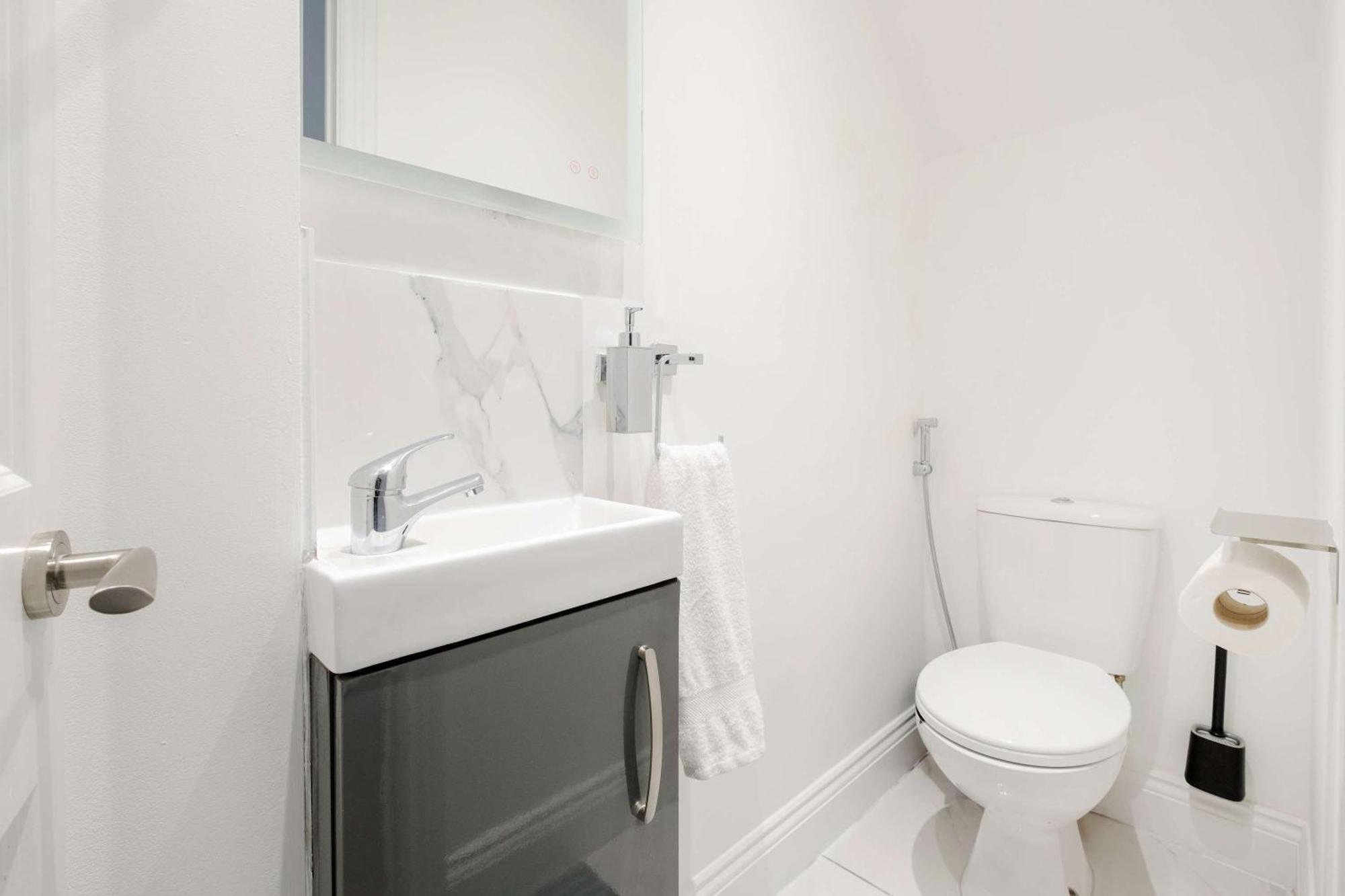 Luxury 4 Bedroom In Londra