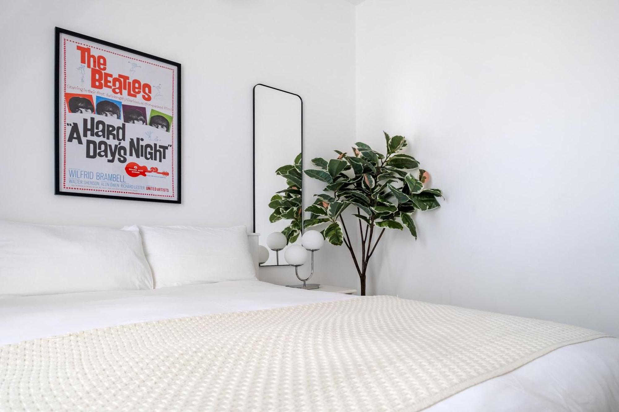 Luxury 4 Bedroom In Apartment