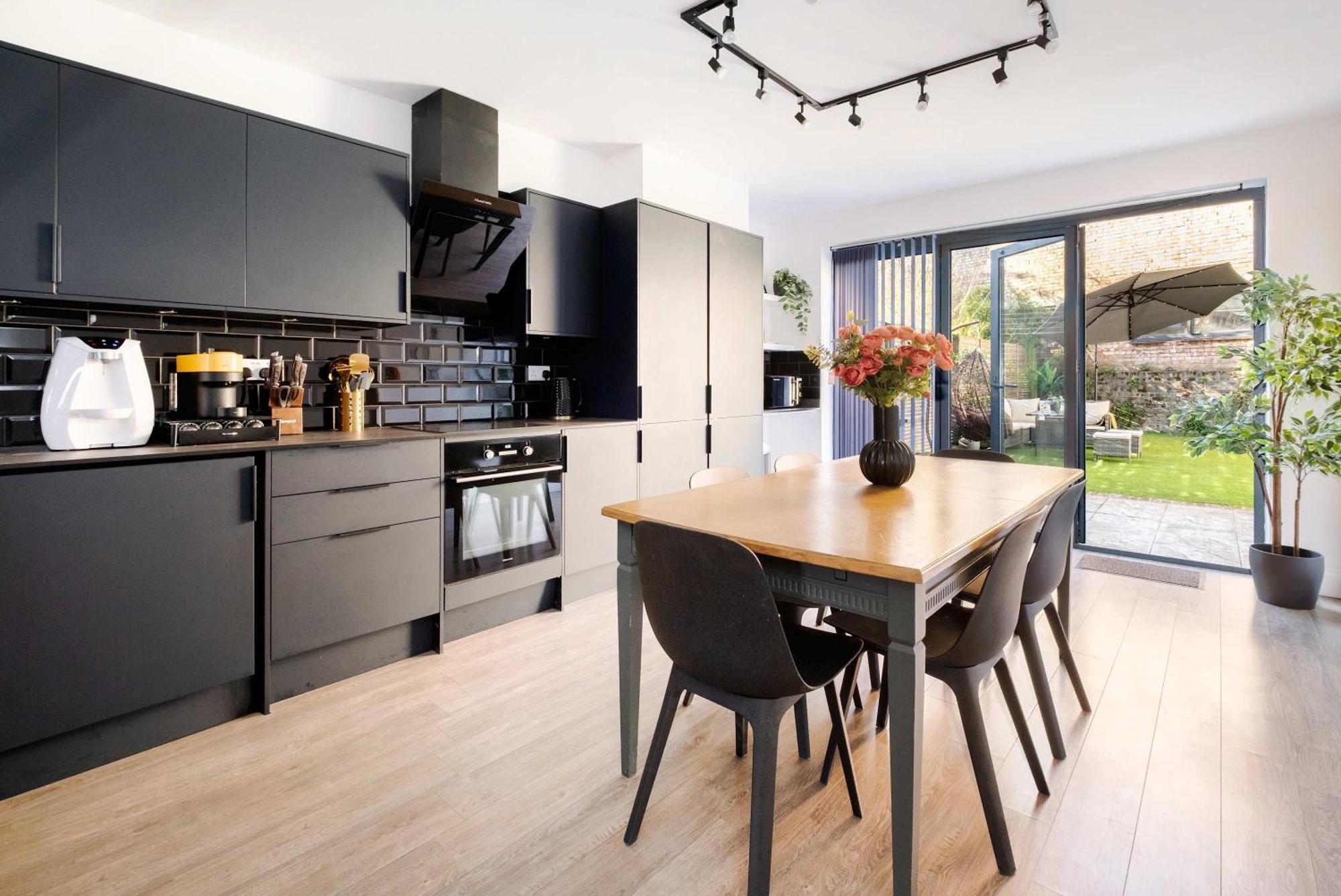 Luxury 4 Bedroom In Appartamento